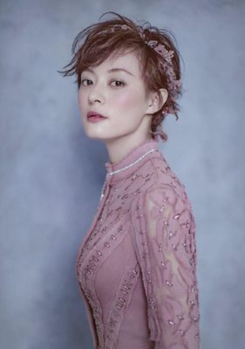 孙俪机场卫衣运动裤被喷太土？这届网友真难伺候