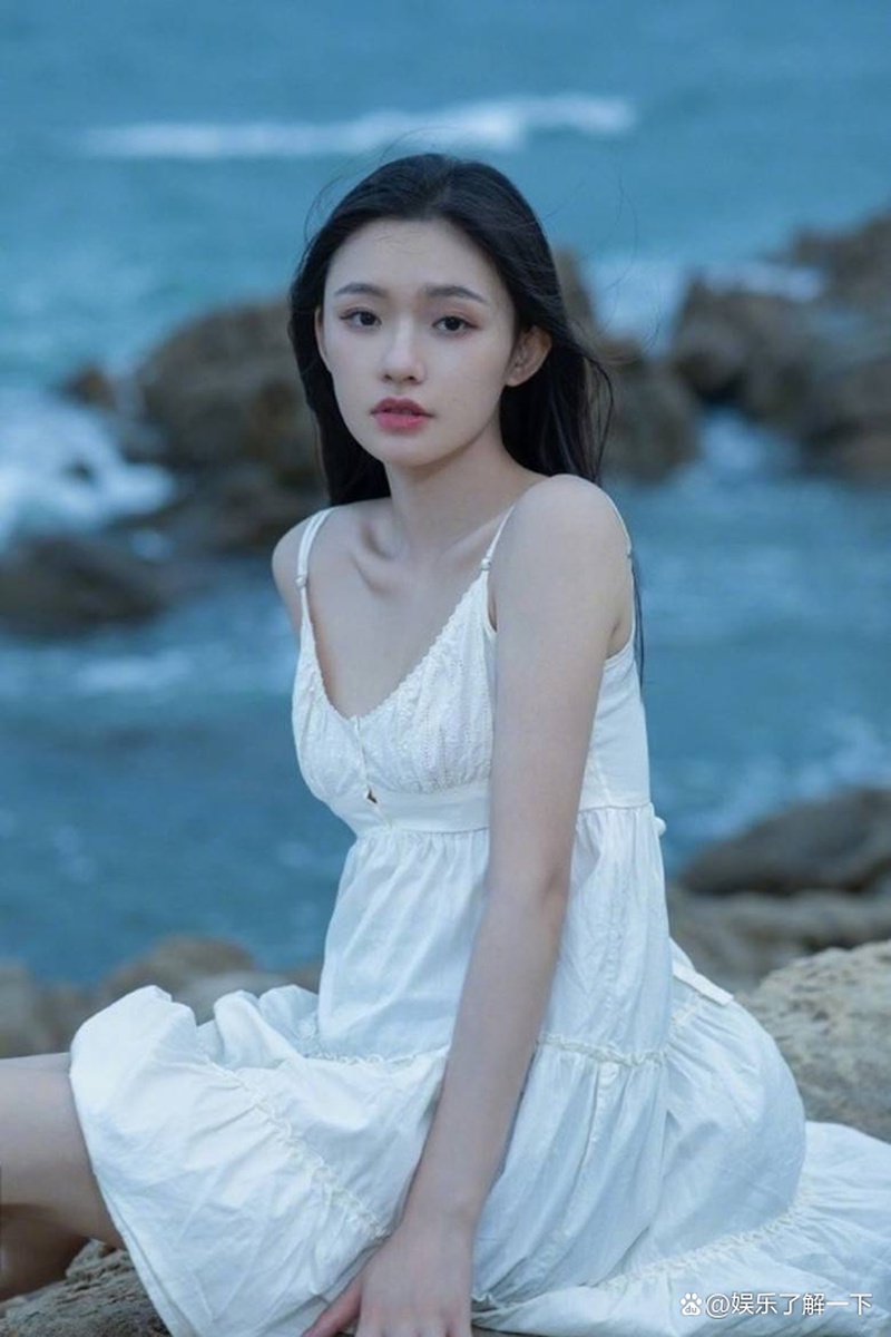 林允《归鸾》古风造型杀疯了!高挑身段把古装穿出高级感