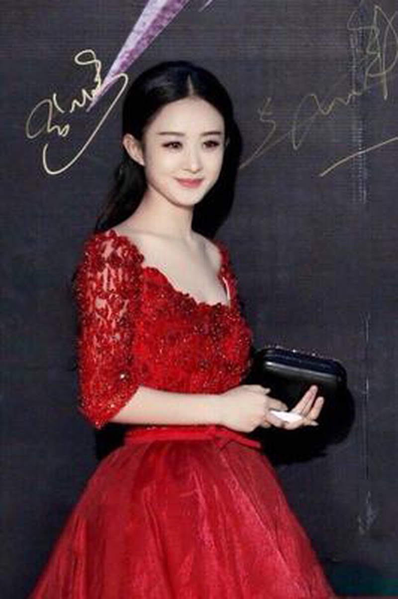 赵丽颖《暗香》路透杀疯了!民国旗袍封神这波未播先赢麻了