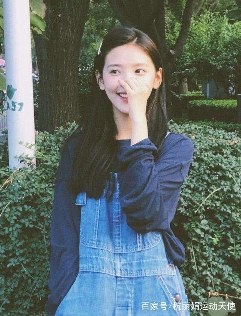 章若楠鹅黄旗袍杀疯了!这东方美学直接把人看呆了好吗