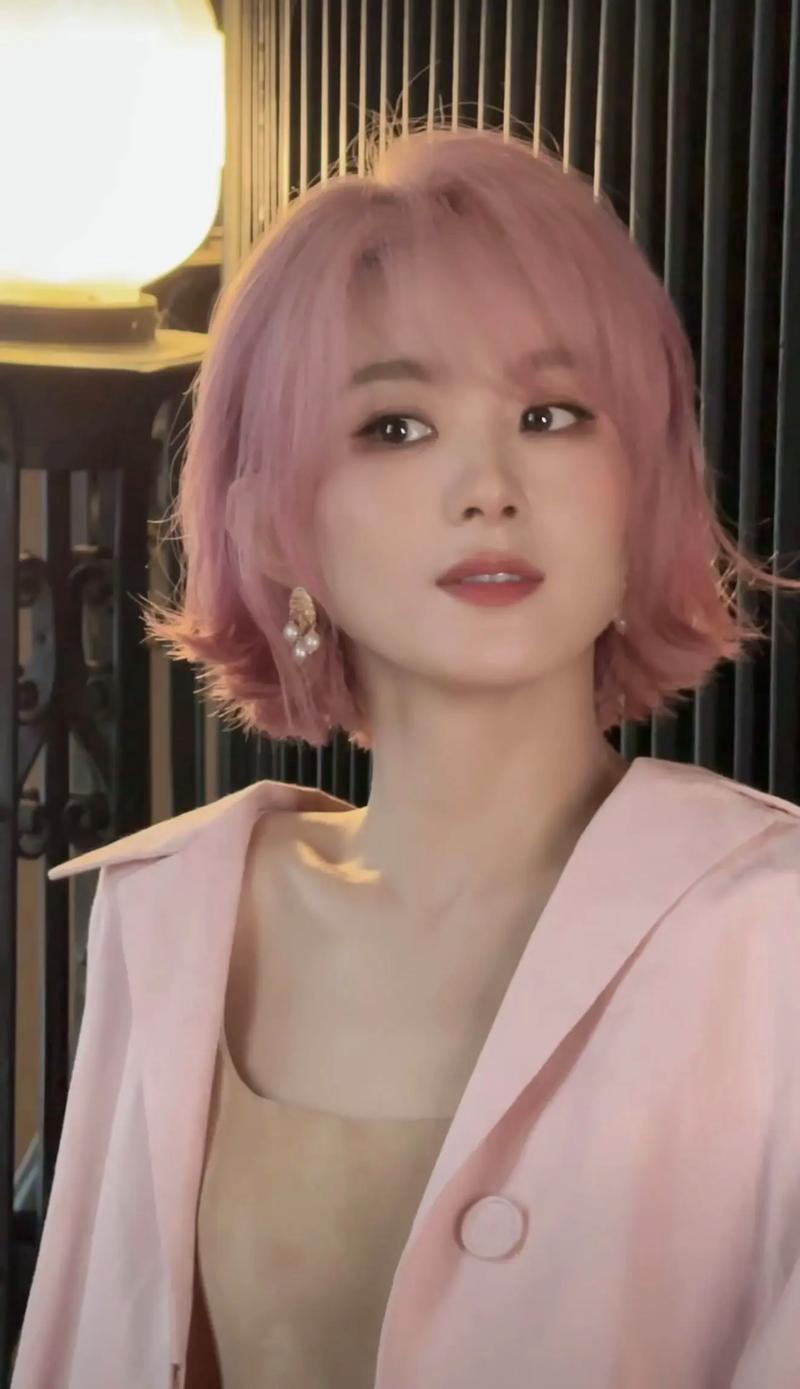 赵丽颖《暗香》路透杀疯了!民国旗袍封神这波未播先赢麻了